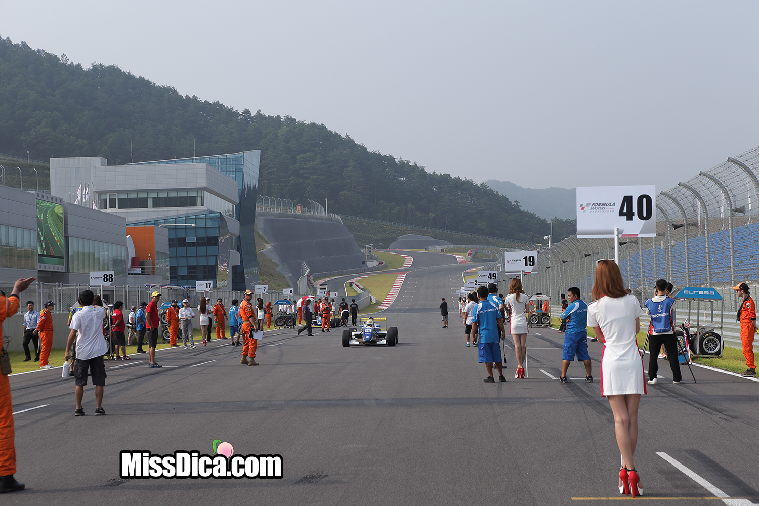 CN0P9930 복사.jpg