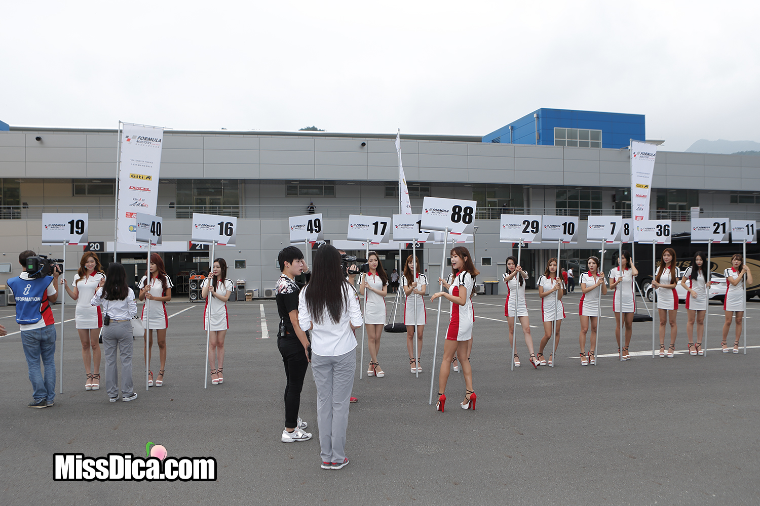 CN0P8290 복사.jpg