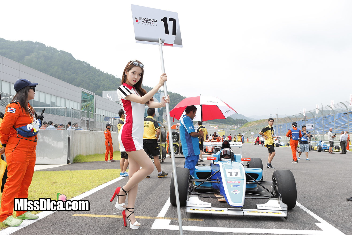 CN0P8595 복사.jpg