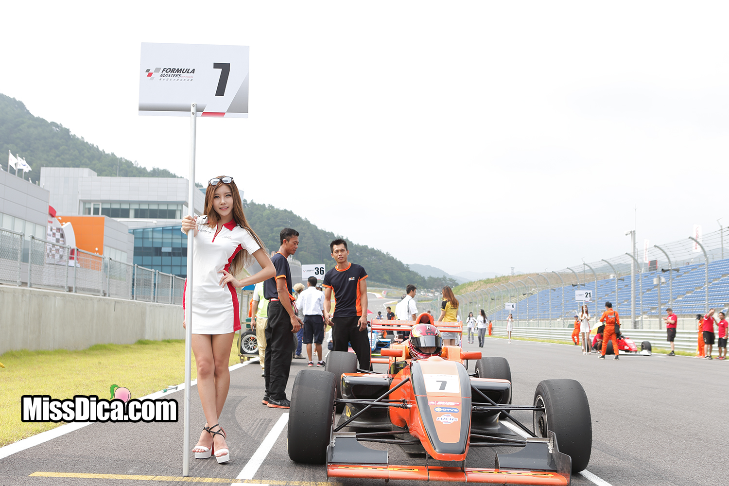 CN0P8588 복사.jpg
