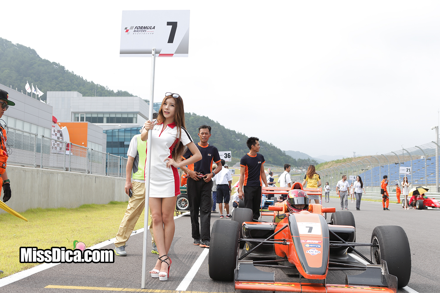 CN0P8593 복사.jpg