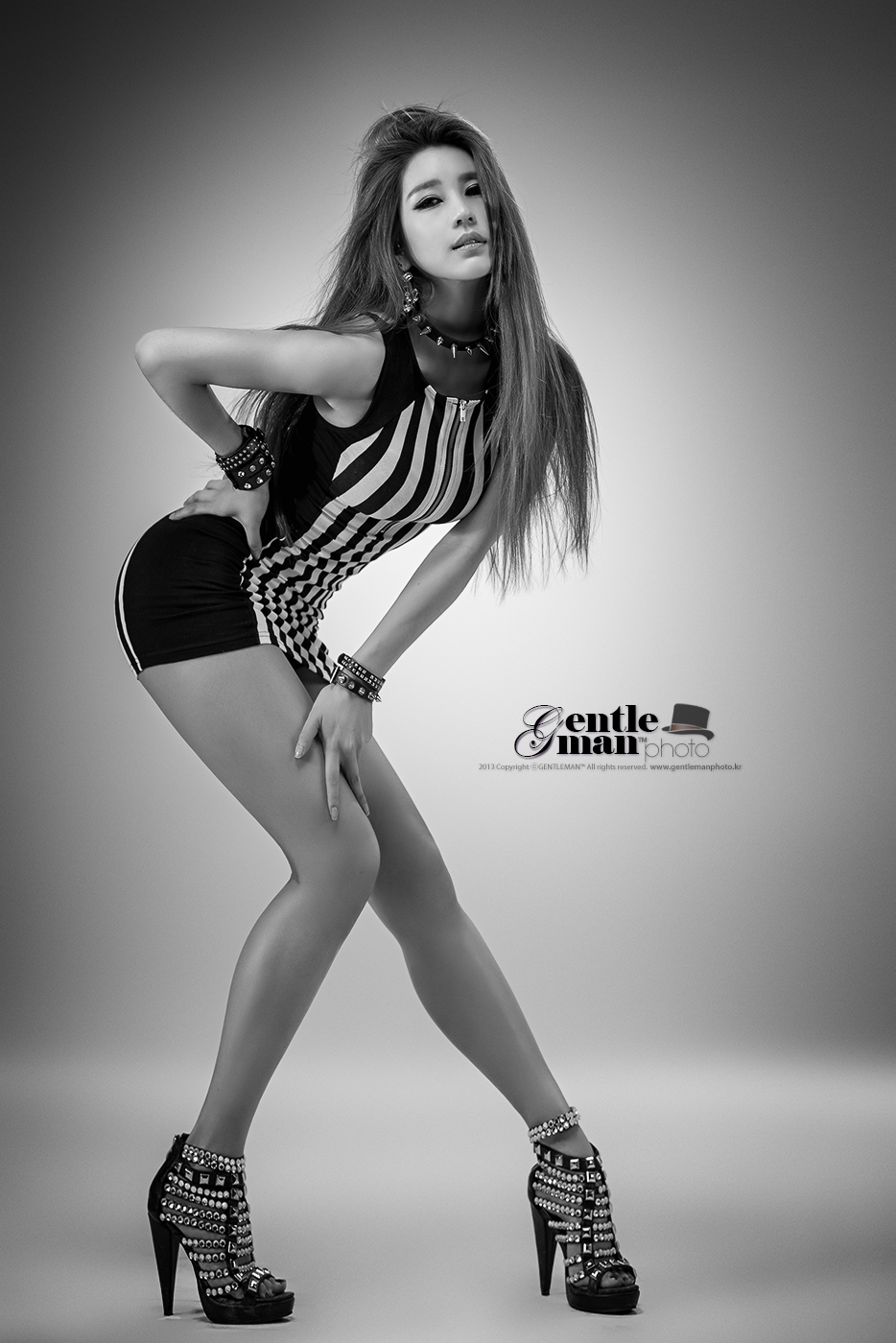 6BI8Q9696-933-2.jpg